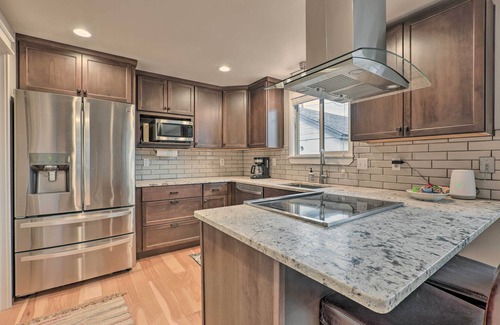 Redmond House | Family-Friendly Redmond Getaway: Walk to Dtwn