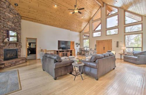 Torreon House | Family-Friendly Show Low Cabin with Deck and Game Room
