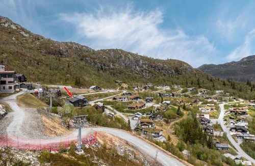 Hemsedal Apartment | Family-Friendly Ski in-Ski out Retreat by Skarsnuten