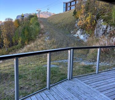 Hemsedal Apartment | Family-Friendly Ski in-Ski out Retreat by Skarsnuten