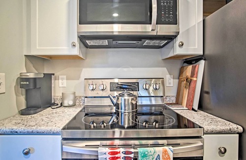 Vineyard Haven House | Family-Friendly Tisbury Escape - Walk to Town