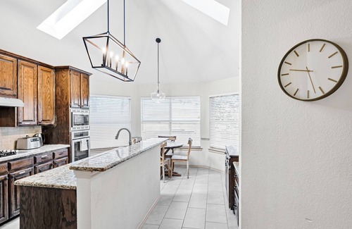 Grapevine House | Family friendly transitional and modern designed home away from home