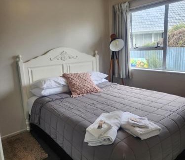 Twyford Apartment | Family friendly unit
