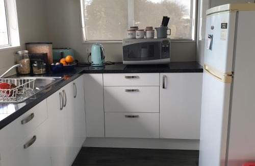 Twyford Apartment | Family friendly unit
