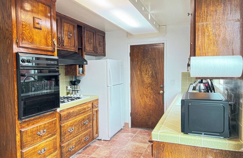 Salinas House | Family Fun with Game Room & King Bed near Monterey Aquarium, Laguna Seca