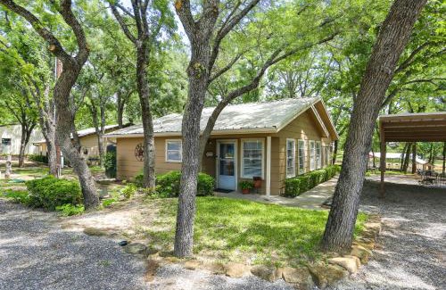 Chico House | Family Home on Lake Bridgeport Pets Welcome!