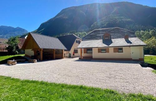 Soca House | FAMILY HOUSE Pri Kovaču