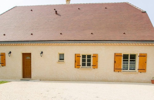 Sainte-Orse Cottage | Family Retreat with Modern Amenities in the Périgord Countryside