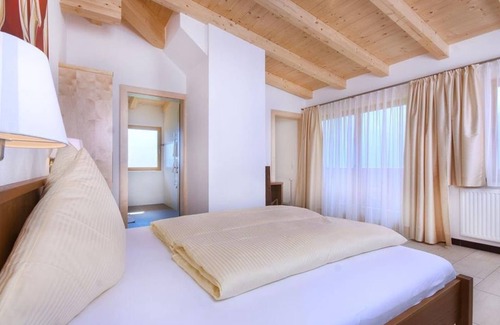 Krimml House | Family room Comfort Plus separate children's room - Panoramahotel Burgeck