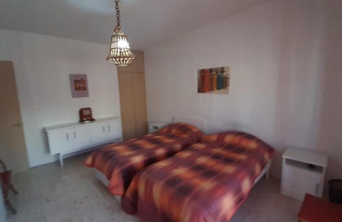 Birkirkara House | Family room with 4 single bed-no kitchen