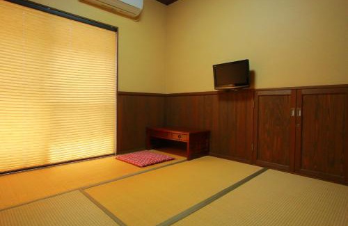 Nejime Onsen Hotel | Family Ryokan Kawakyu with Showa Retro, private hot spring