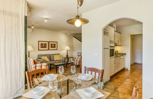 Navata House | Family villa in Torremirona Resort
