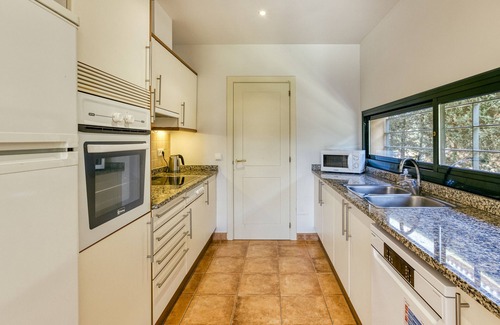 Navata House | Family villa in Torremirona Resort