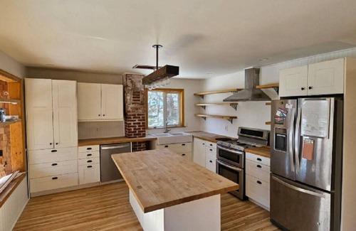 Spring Valley House | Family Wellness Space on 4 acres