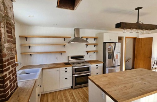 Spring Valley House | Family Wellness Space on 4 acres