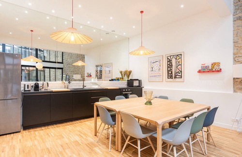 Quartier des Grandes-Carrieres Apartment | Fantastic Architect Loft for 10 guests near Metro