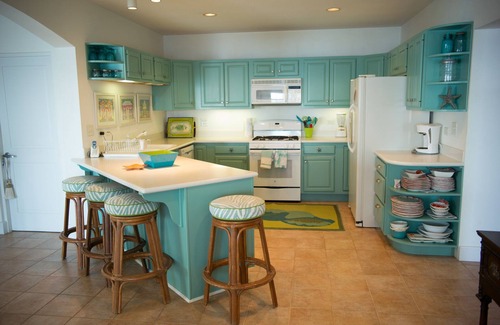 Paget Condo | Fantastic condo accommodating 6 people with spectacular view of the South Shore