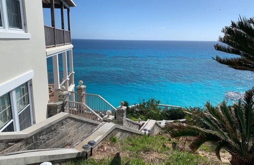 Paget Condo | Fantastic condo accommodating 6 people with spectacular view of the South Shore