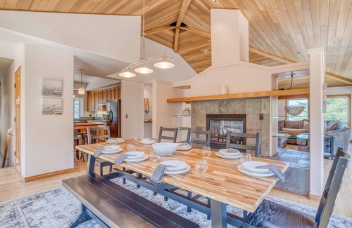 Neskowin House | Fantastic Custom Ocean-View Home Near Neskowin has Deck, Spa Tub, Hot Tub!