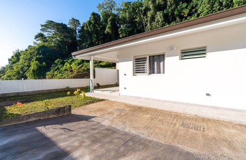 Mahina House | Fare Tahara'a 1BR in Arue - 5min to the beach