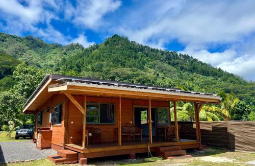Moorea-Maiao Ski Chalet | Fare Tau Otaha - Comfy cabin w Private Beach Access