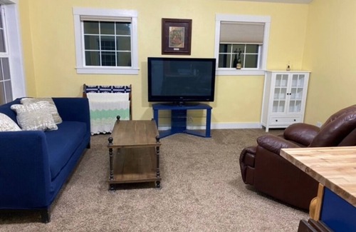 Buhl Apartment | Farm Breakfast, Serene Escape, Hot Pools Nearby