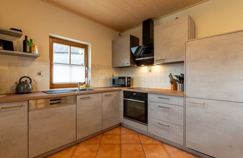 Schuttertal Apartment | Farm, children welcome, new apartment, outskirts of town, “Europapark”