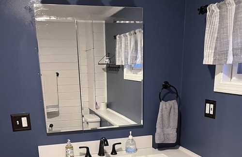 Deepwater House | Farm House on 30 acres by Truman Lake, Clinton Missouri, and Bucksaw Marina