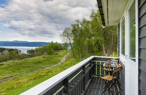 Lindas House | Farm vacation by the fjord near Bergen