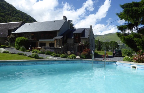 Campan Cottage | Farmhouse Gite In Beautiful Mountain Location, Heated Pool & Hot Tub.
