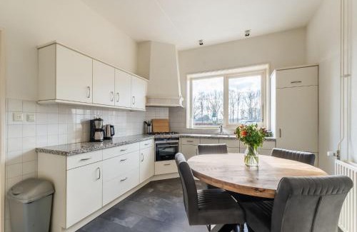 Silvolde House | Farmhouse in Silvolde with Hot Tub, cleaning included
