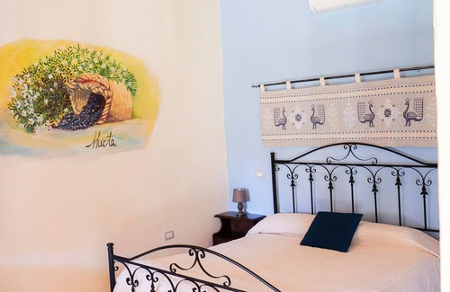 Ula Tirso Other | Farmhouse nestled in a cork oak forest with boungalows. Pets allowed