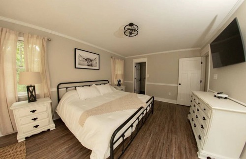 James City House | Farmhouse vibes, hidden gem in New Bern!