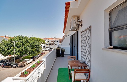 Montenegro Apartment | Faro Airport Flat 2 by Homing