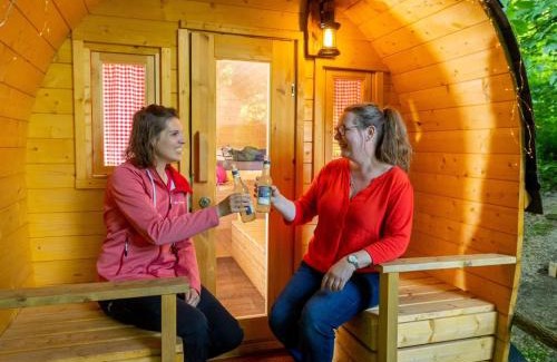 Kirchensittenbach Other | Fasshotel Westernwagen, beheizt 2-3 Personen