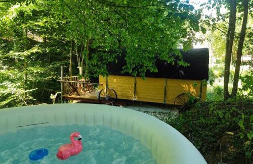 Kirchensittenbach Other | Fasshotel Westernwagen, beheizt 2-3 Personen