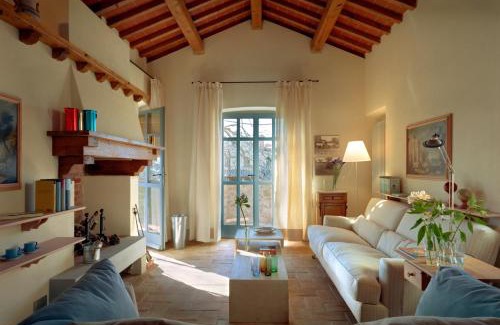 Pian di Sco Villa | Fattoria Casamora - Villa La Nocciolina