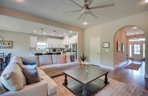 Fayetteville House | Fayetteville Vacation Rental w/Deck & Shared Pool