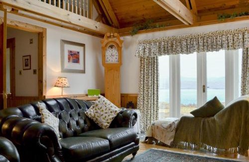 The Hebrides House | Fearnmore Church