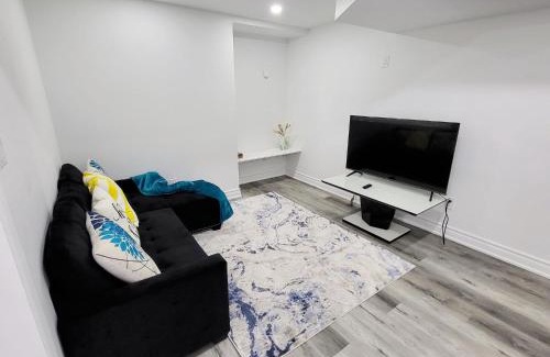 Meadowvale Village Apartment | Feel Like Home/Bs Mississauga