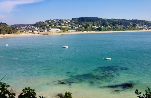 Saint-Michel-en-Greve House | Feet in the water