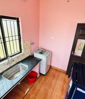 Kakkanad House | femis house