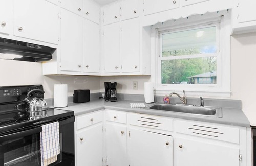 New Castle House | Fenced Yard with Private Pool! Close to Hospital