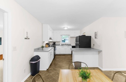 New Castle House | Fenced Yard with Private Pool! Close to Hospital