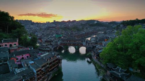 Fenghuang House | Fenghuang Ancient Town Persimmon Courtyard B&B