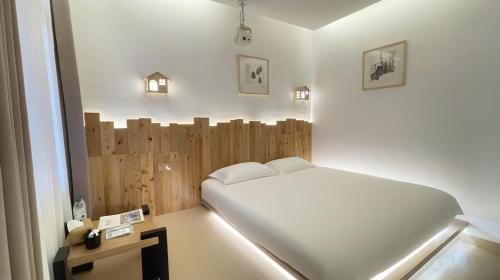 Fenghuang House | Fenghuang Ancient Town Persimmon Courtyard B&B