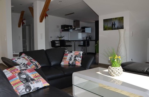 Neustadt-Hambach Apartment | Ferienwohnung im Seminargarten - Appartement/fewo, Dusche und Bad, WC, Nichtraucher