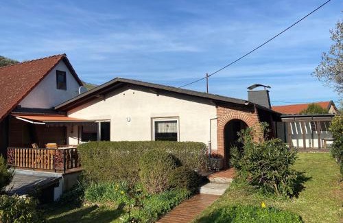 Kirschroth House | Ferienhaus im schönen Winzerdorf Kirschroth mit Sonnenterrasse und Wintergarten