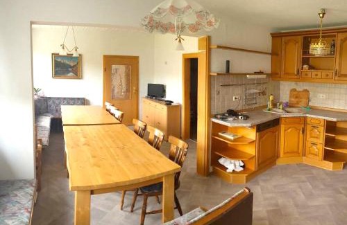 Baerenstein House | Ferienhaus in Bärenstein bei grünen Hügeln