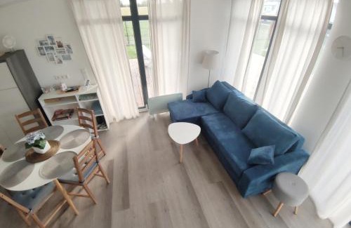 gmina Wolin House | Ferienhaus Mila 70qm bis 5 Gäste mit Fass-Sauna, Whirlpool April bis Oktober, 75qm Terrasse und eingezäunten Garten Haustiere willkommen